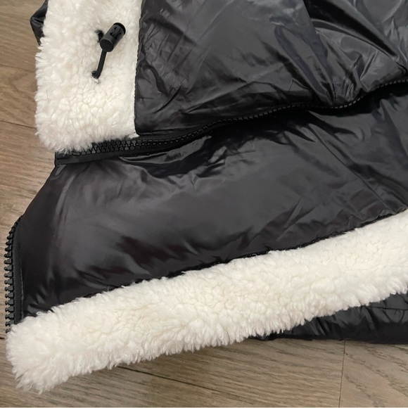 S13 Women's Black Down Puffer Vest Size Small - Picture 9 of 12